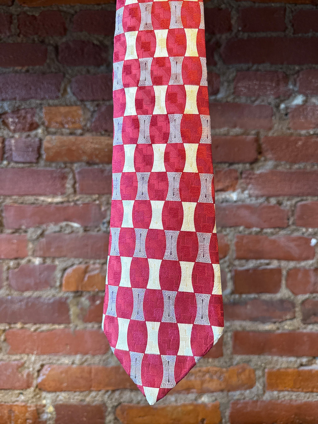 The Met Red & Cream Silk Tie