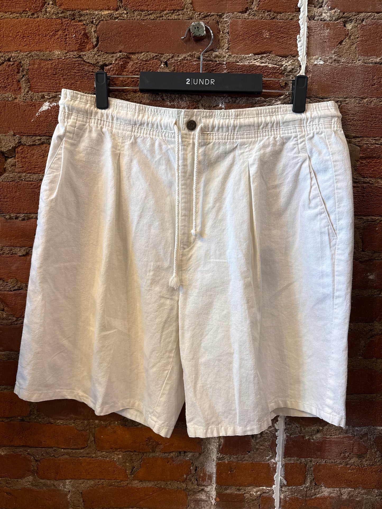 White Linen Shorts L