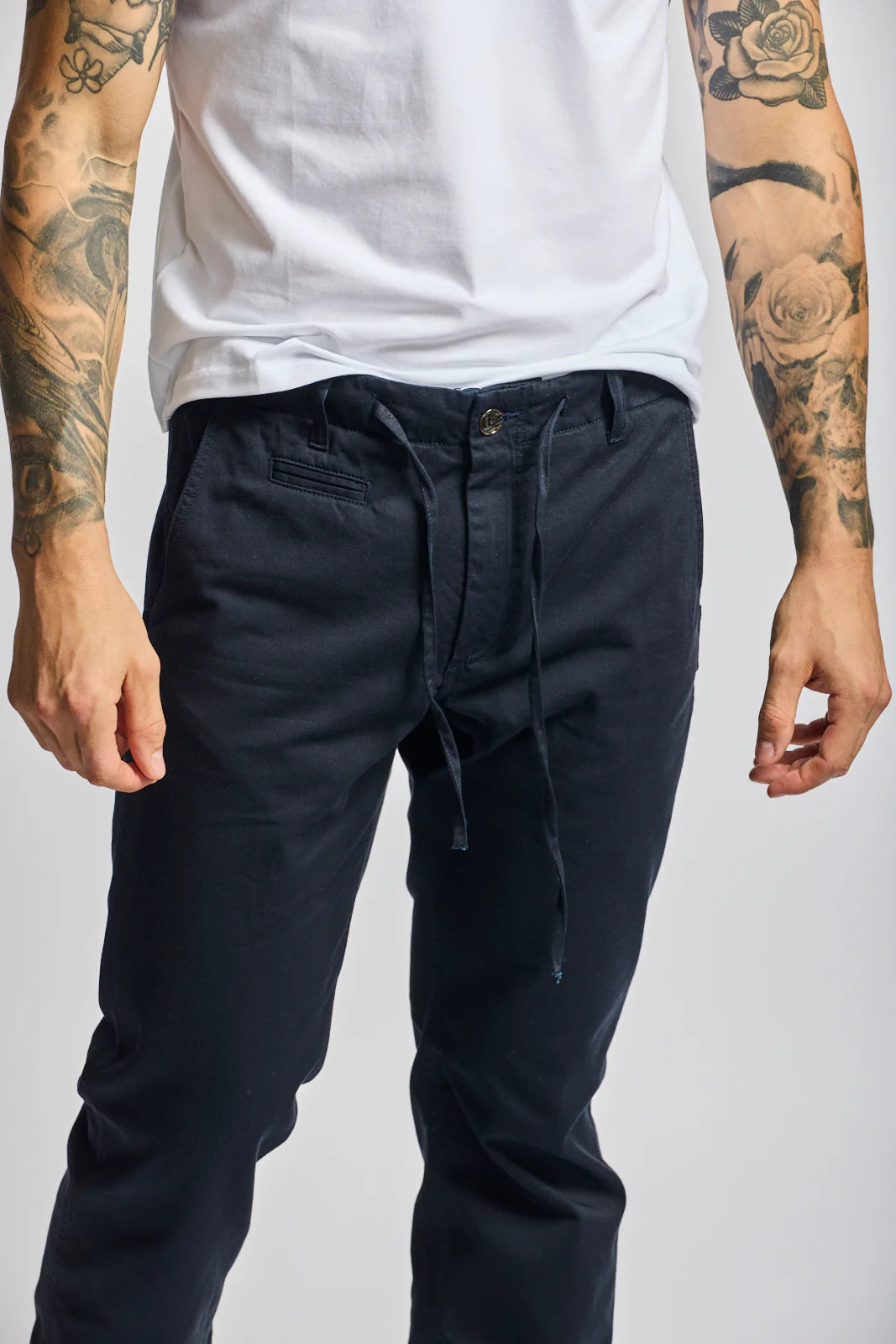 Ian Drawstring Chino