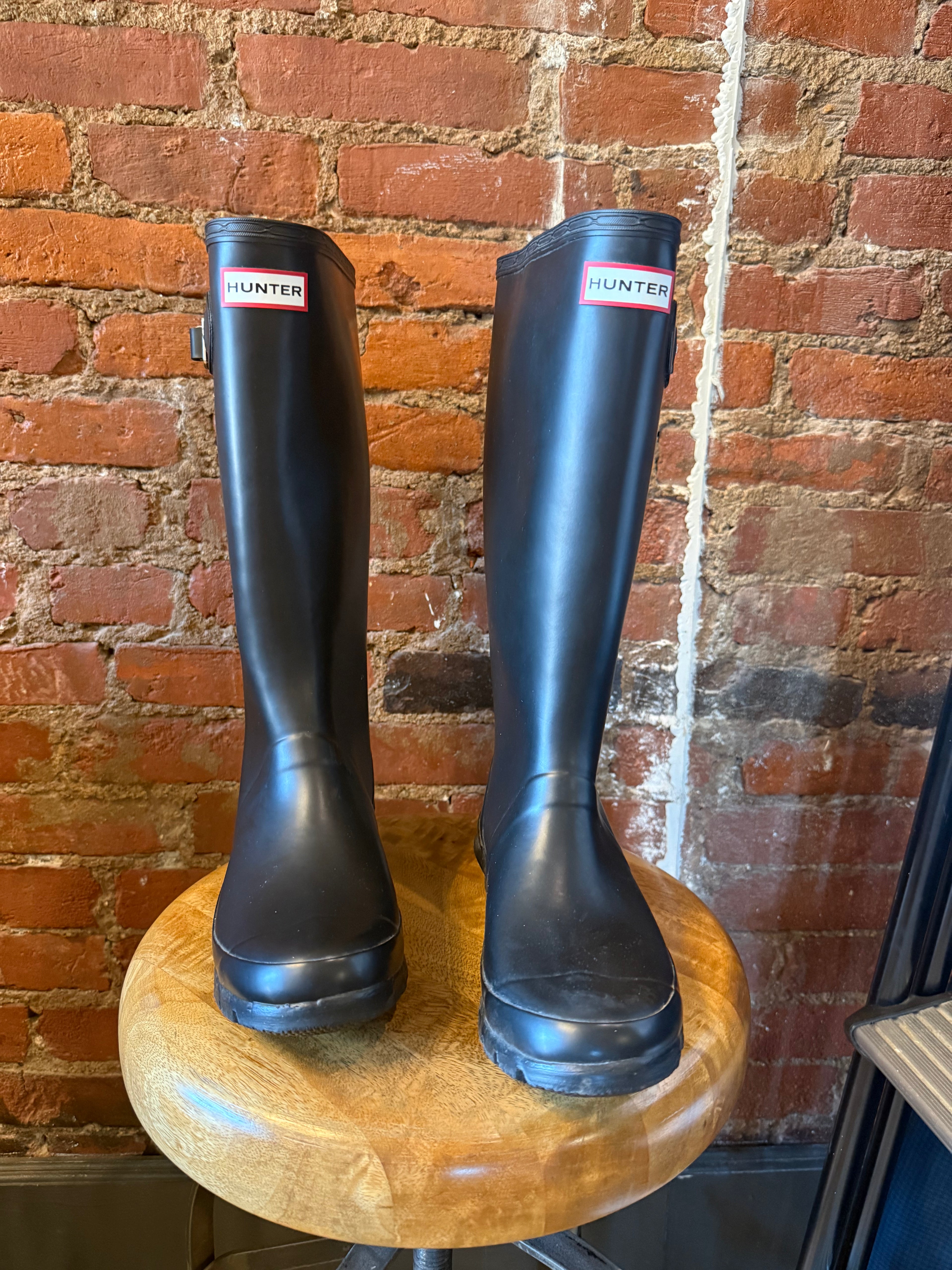 Hunter Black Tall Rain Boot Wellies Size W7 US